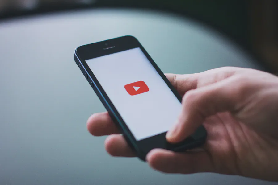 アメリカ生活がラクになるYouTuber8選